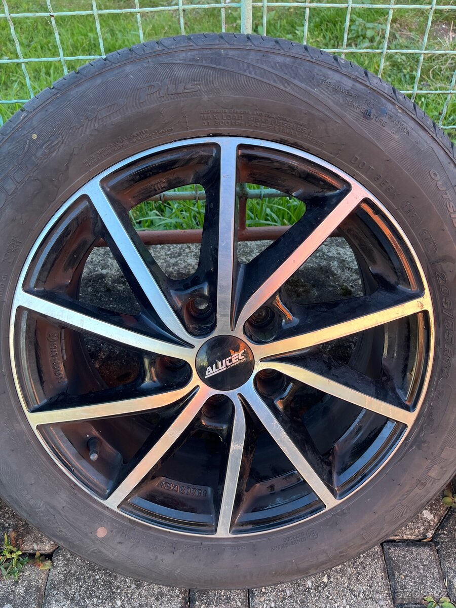 Lité kola Alutec 6.5x16 5x112 letní pneu 205/55/16 - 3