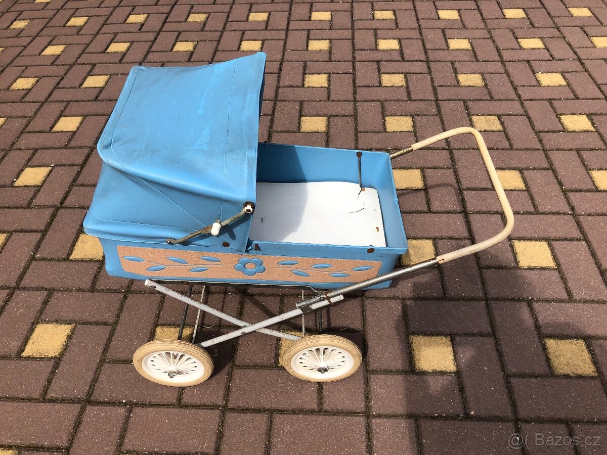 Starý dětský kočárek - 3