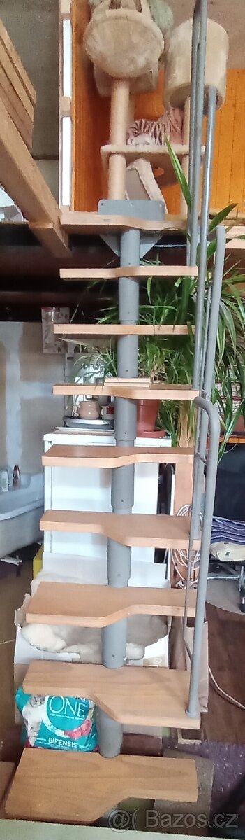 Prodám točité schodiště - 3