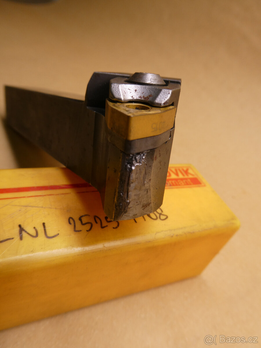 Nůž Sandvik MWLNL a destičky - 3