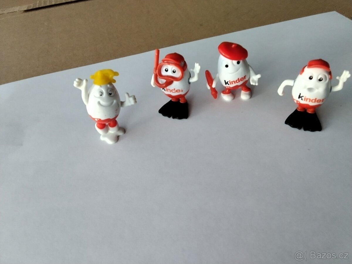 4 RŮZNÉ FIGURKY - 3