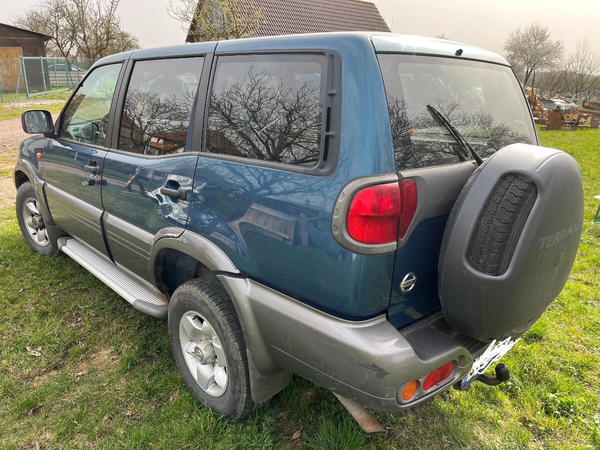 Nissan Terrano II - 3