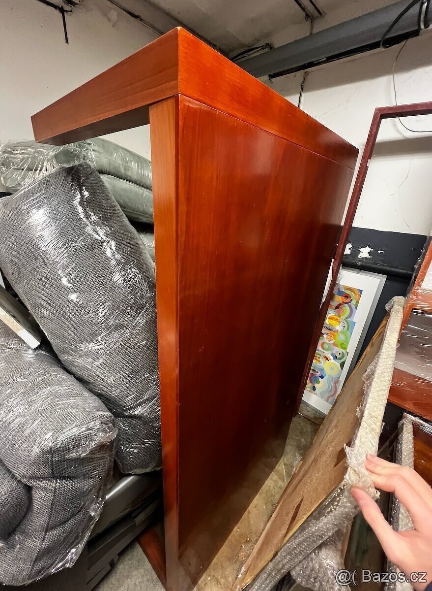 Dřevěnný jídelní stůl - 3