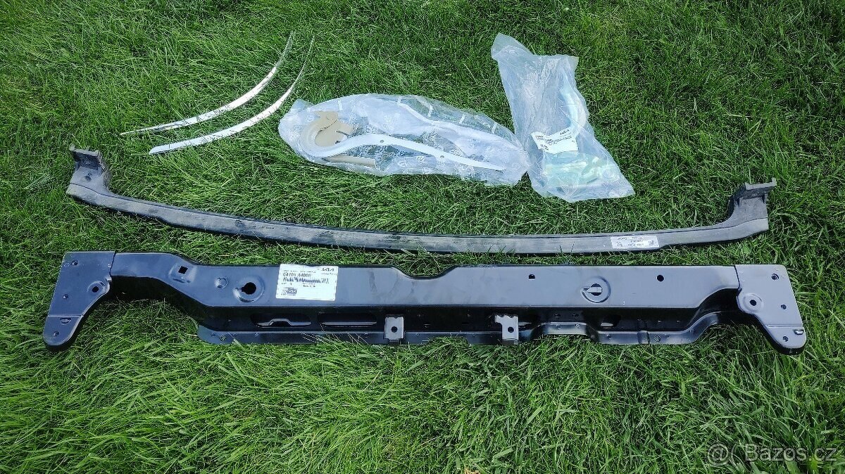 Kia Carens 2013 - Toyota Proace 2016 - predne celo, pant - 3