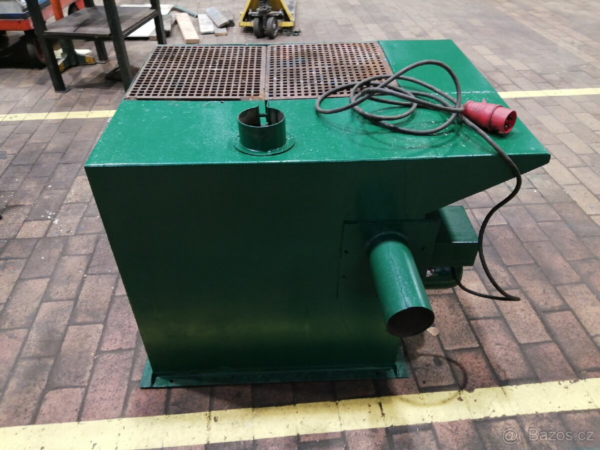 Svářecí / svařovací stůl s odtahem - 3