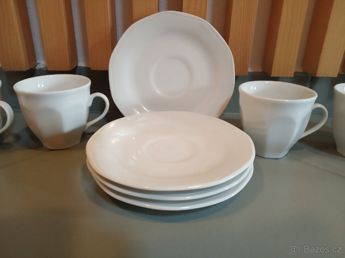 Sada bílého porcelánu na kávu - 3