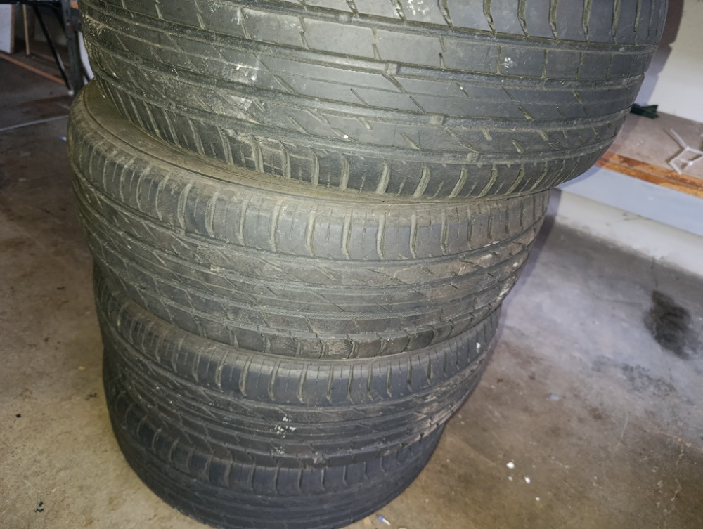Prodám 4x Pneu Nokian 195/65 R15 - 3