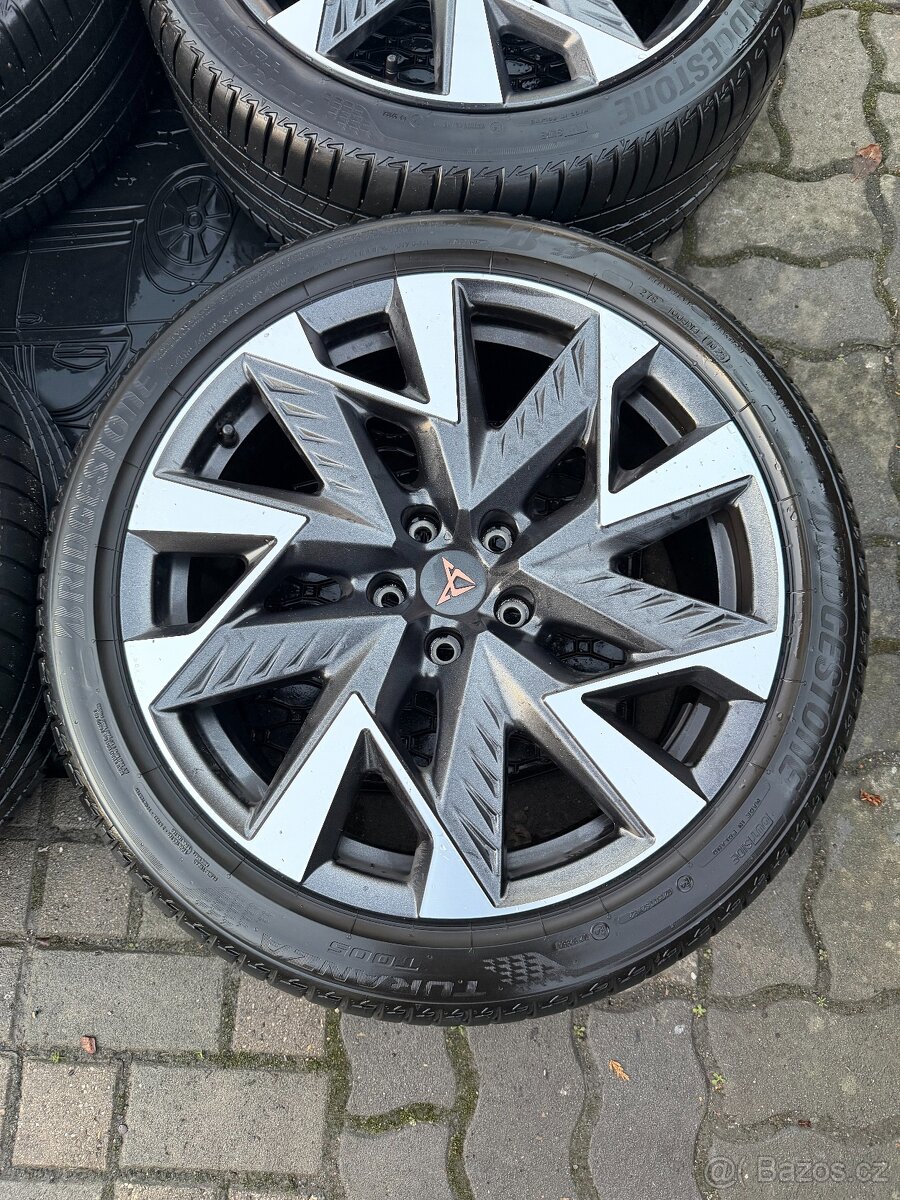 ORIGINÁL Alu CUPRA FORMENTOR R19, 5x112 - ZÁNOVNÍ, LETNÍ - 3