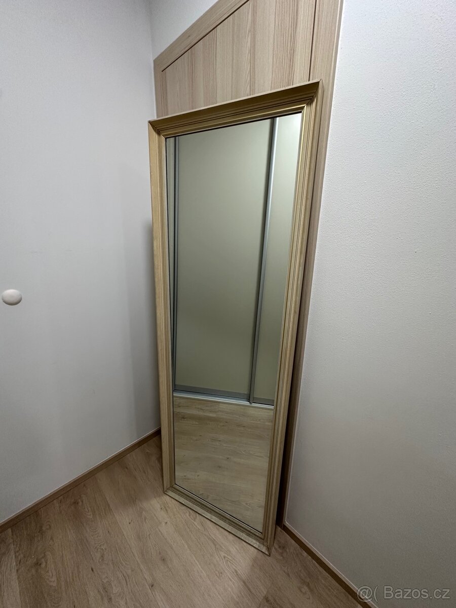 Elegantní vintage zrcadlo v masivním dřevěném rámu - 3