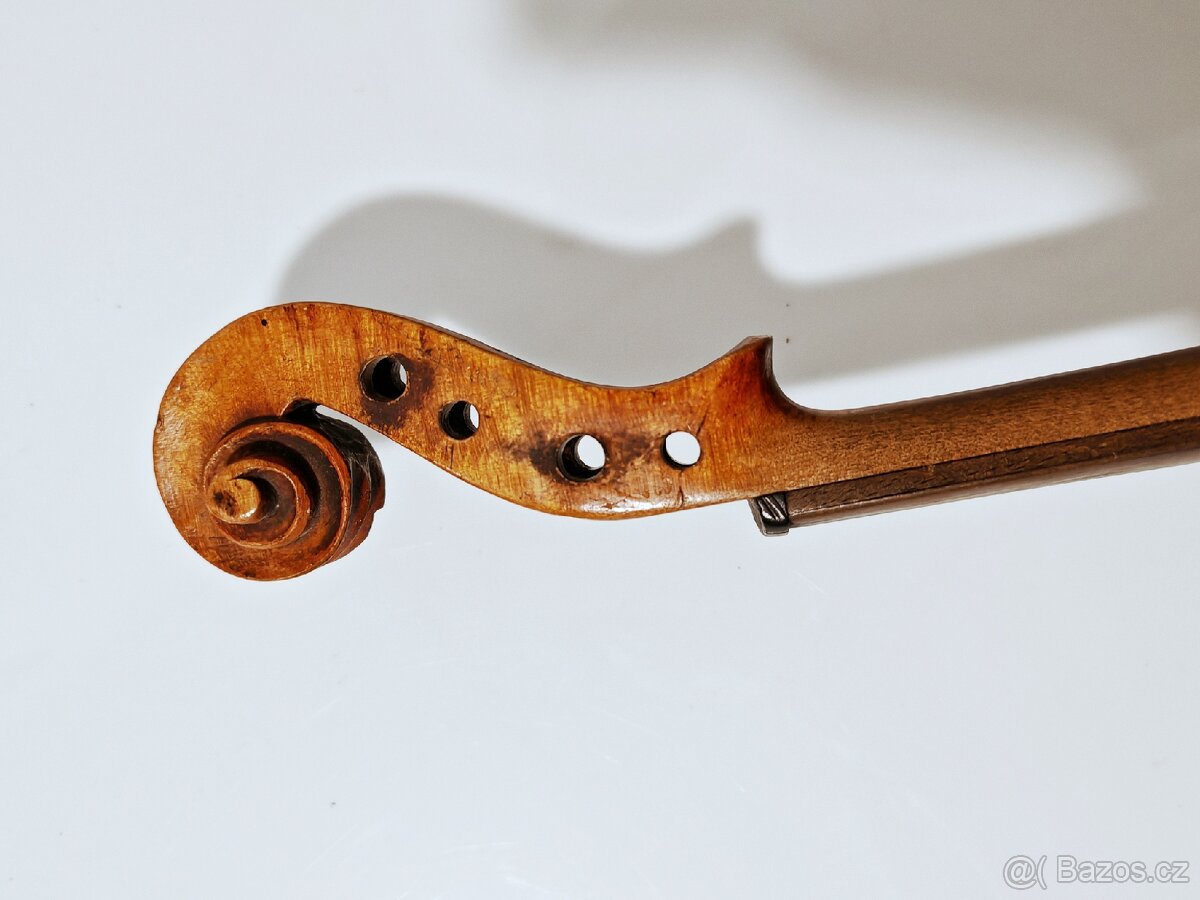 Staré housle - 3