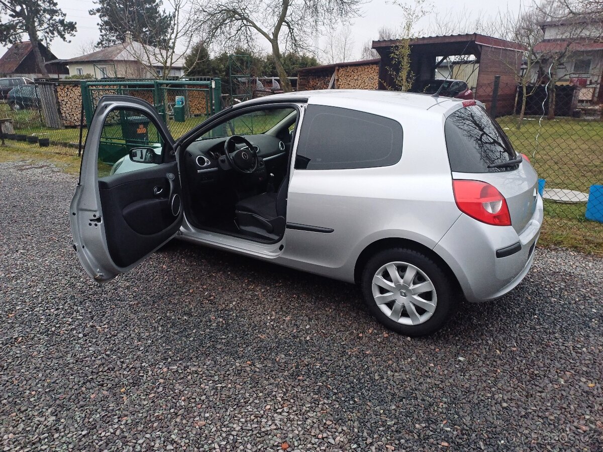 Renault Clio FACELIFT 1.6 16V 135396km. - 3