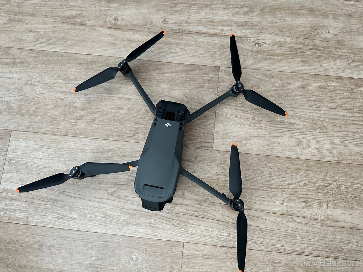 Dron DJI 3 Pro (DJI RC) - 3