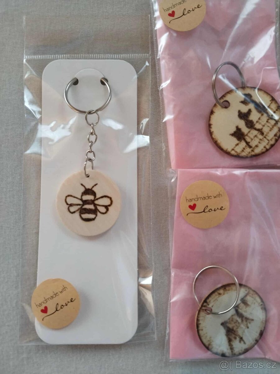 GRAVÍROVANÉ PŘÍVĚSKY - 3