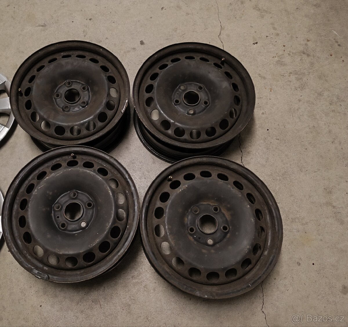 2. sady plechových diskū 5x 112, 16". Pneu 205/55 R16. - 3