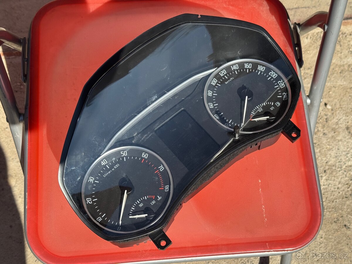 Octavia 2 FL budíky maxidot benzín - 3