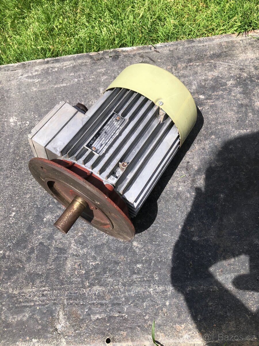 Motory,hydraulický zvedák - 3