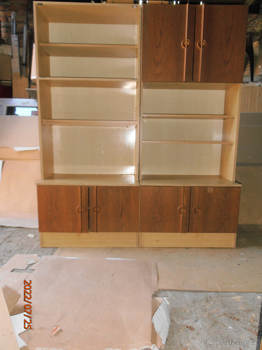 RETRO SKŘÍŇKY S POLIČKAMI - 3