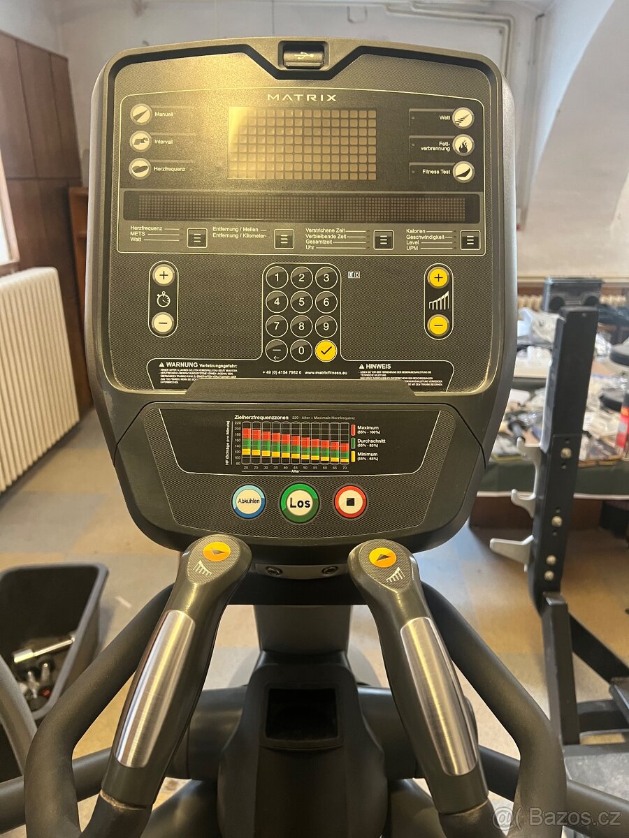 Matrix E5X -cross trainer-eliptický trenažer-super stav - 3
