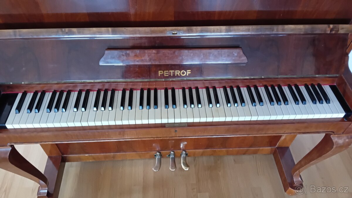 Prodám pianino zn. Petrof - 3