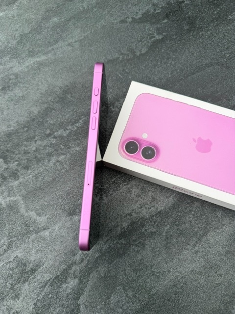 iPhone 16 plus - 256 GB ještě rok v záruce - 3