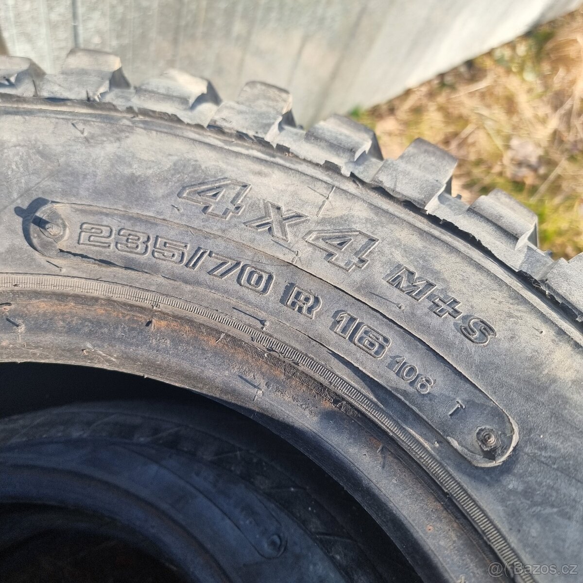 Terénní pneu 235/70/16