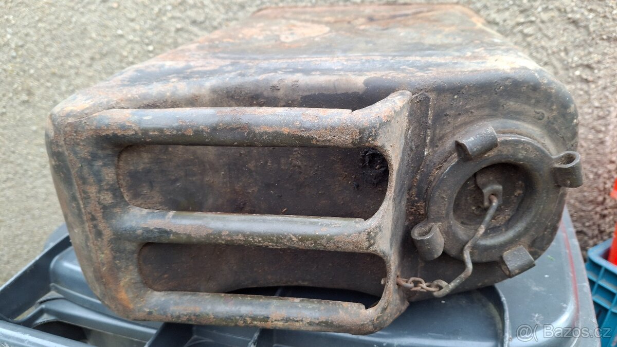 Starý vojenský U.S.A. kanystr - 3