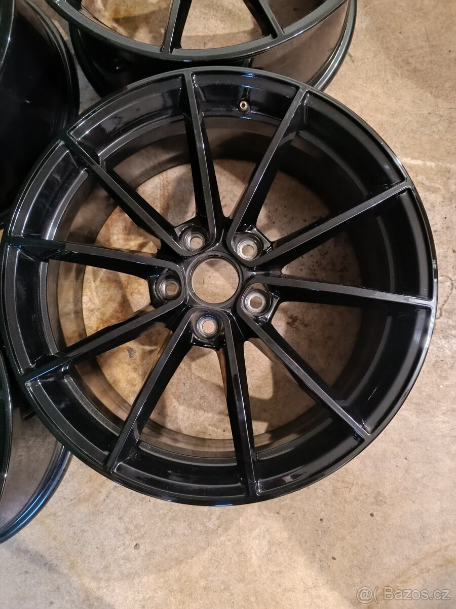 Kovane zanovni alu 5x112 original VW - 3