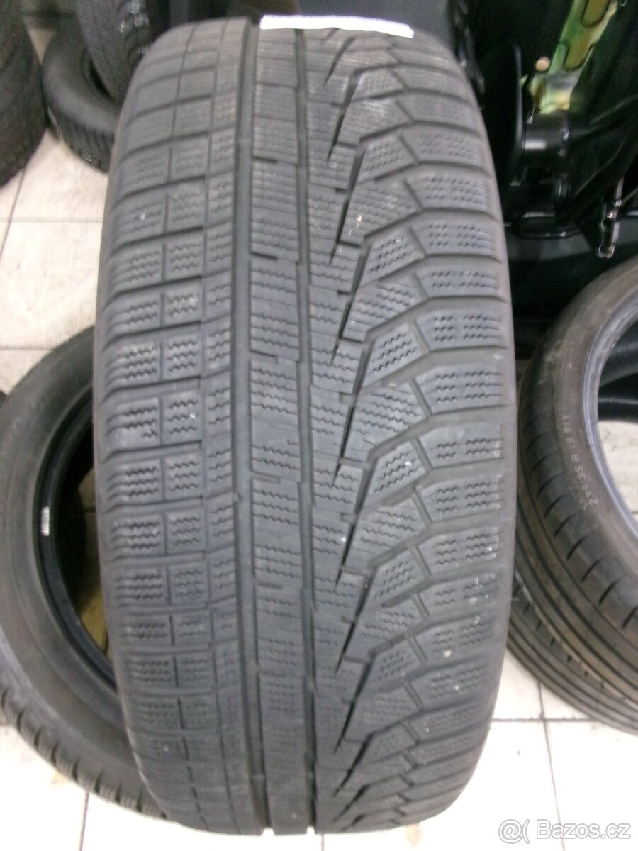 235/50 R19 HANKOOK (cca 5mm) č.15338/B10 - 3