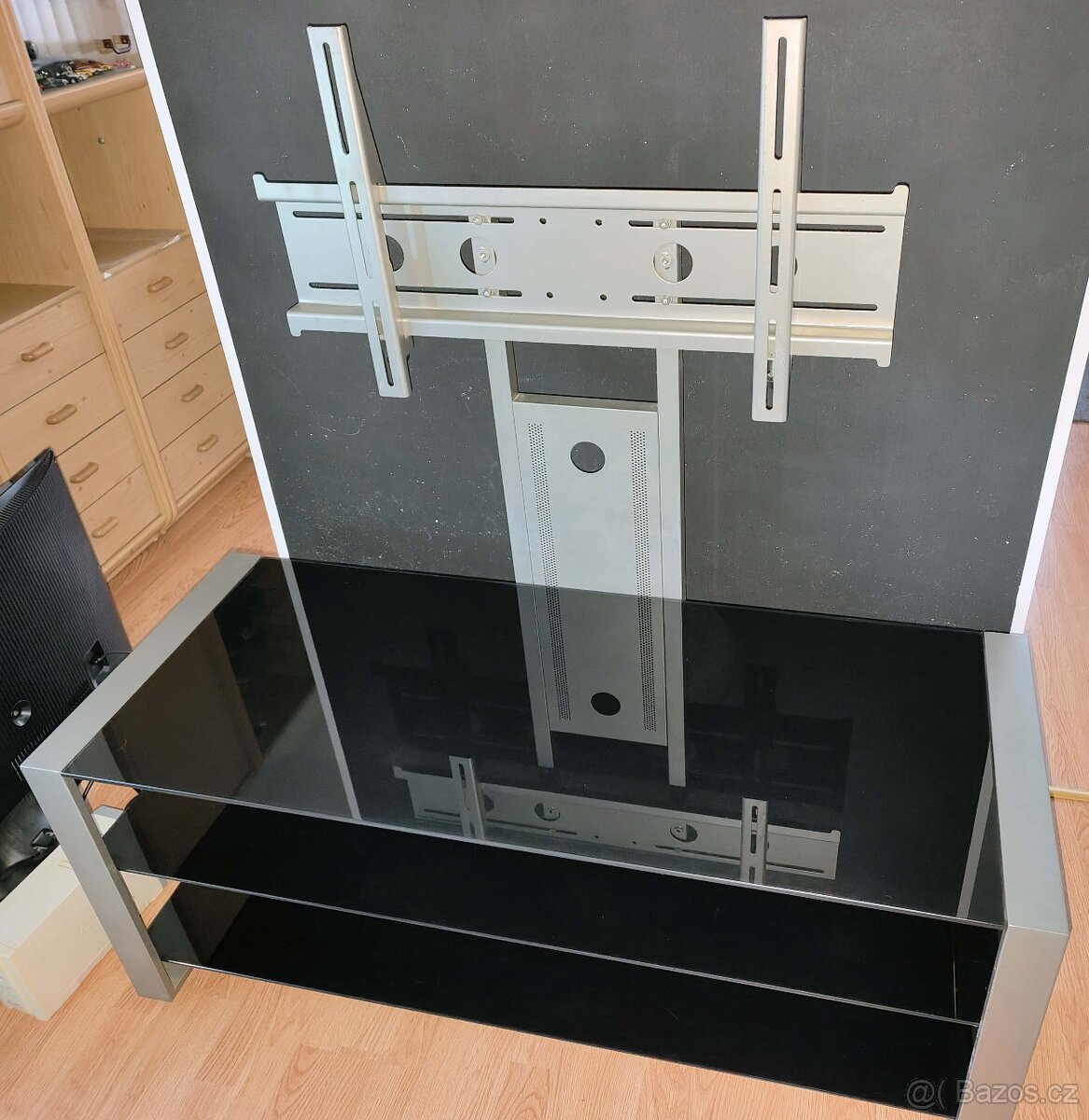 TV stolek, držák TV od 40" - 3