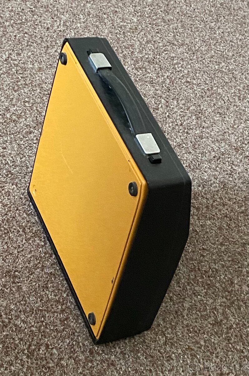 Kufříkový psací stroj - 3