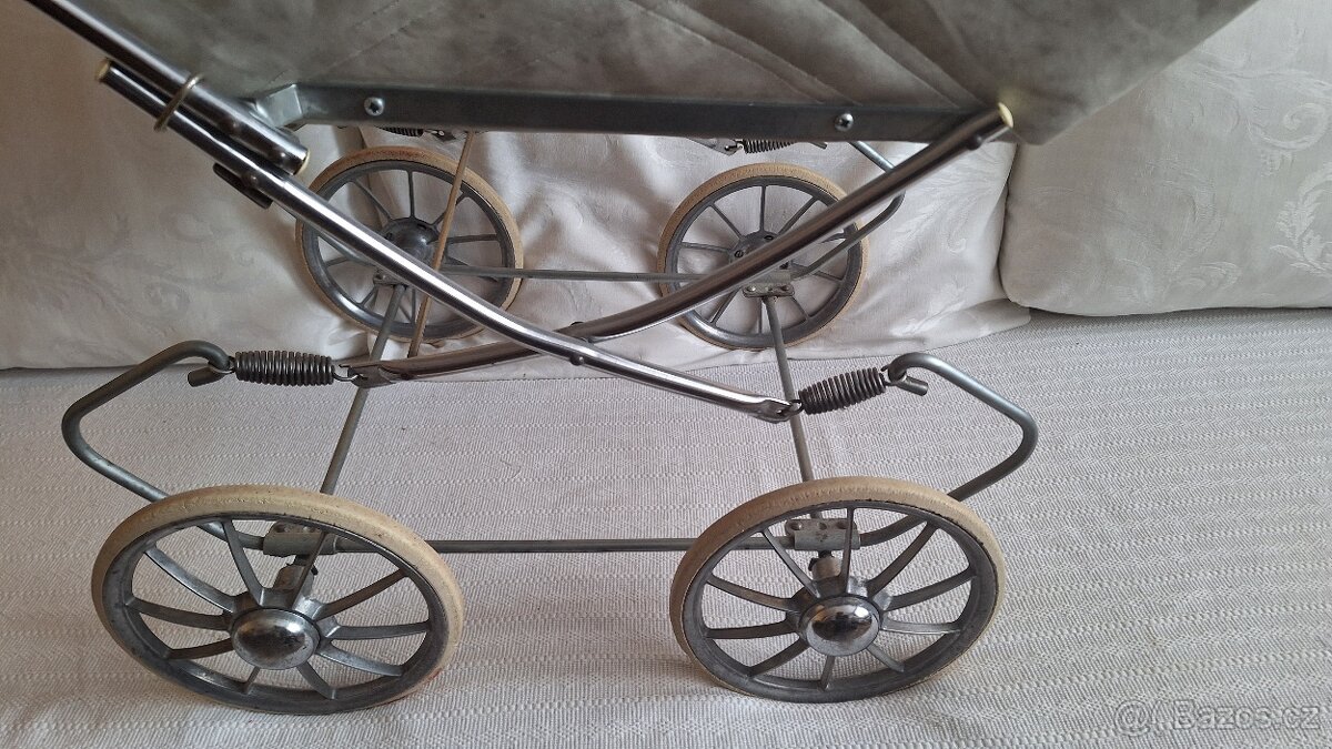 Retro kočárek pro panenky atypický - 3