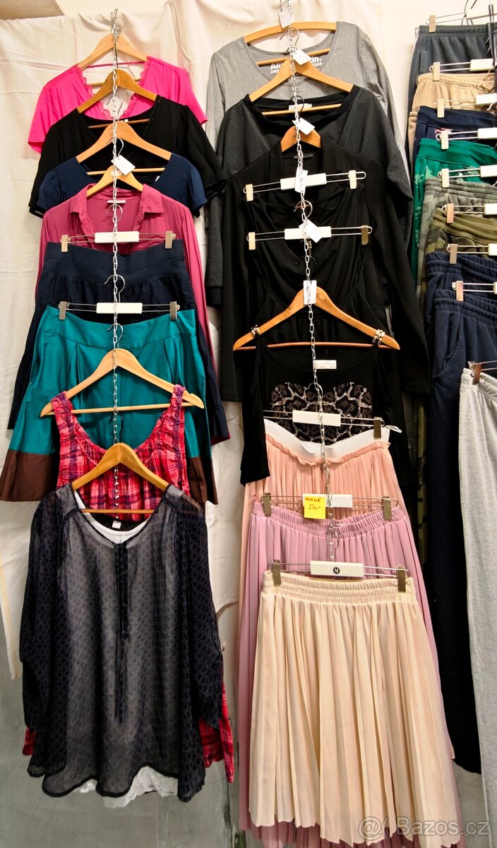 Dámské i pánské oblečení. - 3
