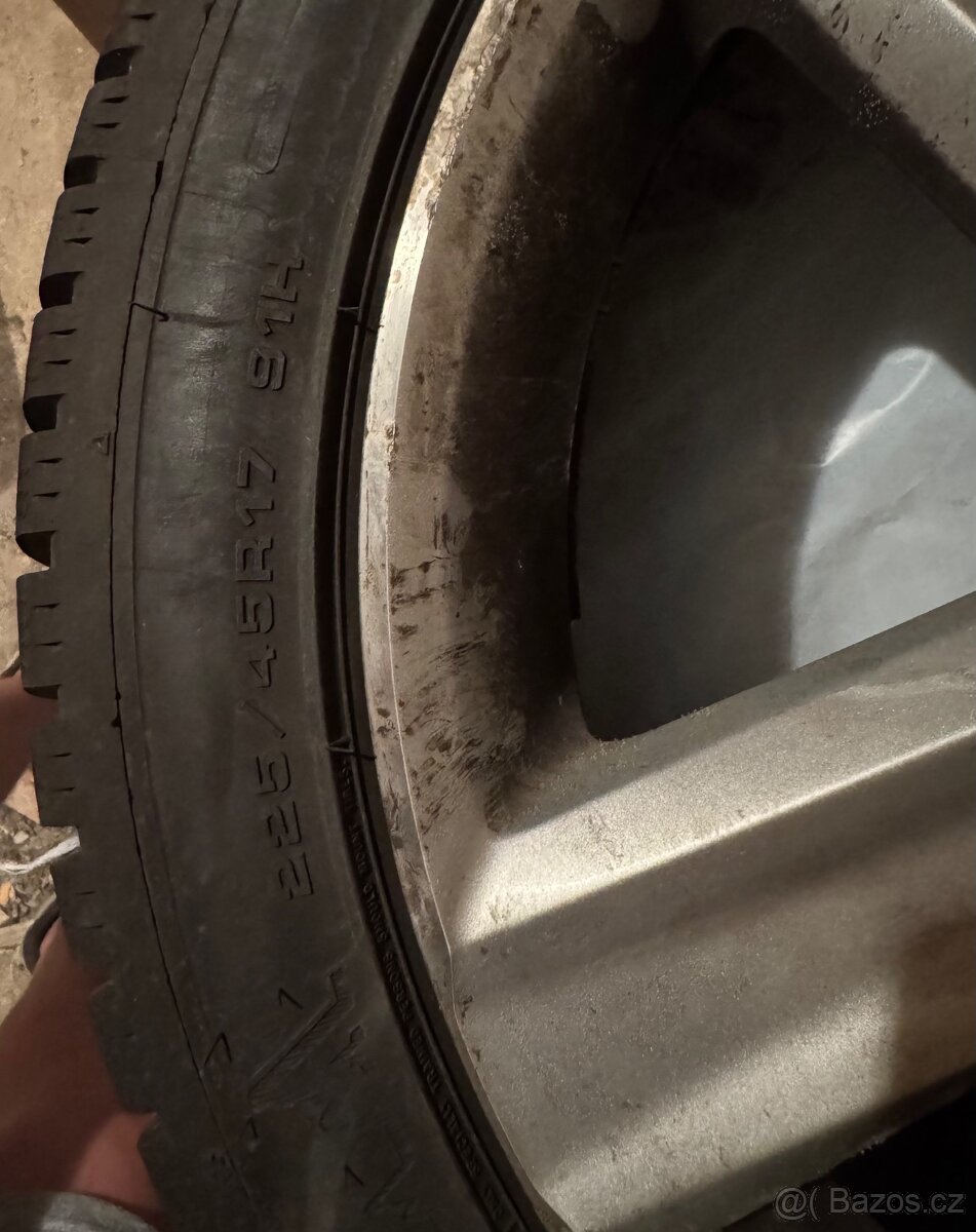 Komplet zimní kola VW – alu disky + pneumatiky Dunlop 225/45 - 3