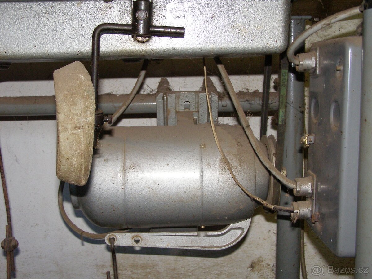 šicí stroj Minerva - 3