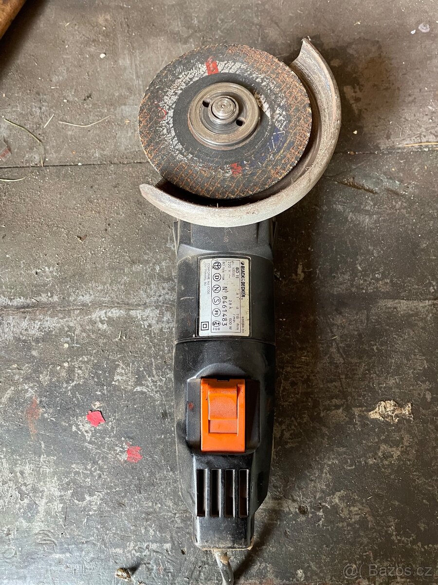 Úhlová Bruska Black & Decker BD11 - 3