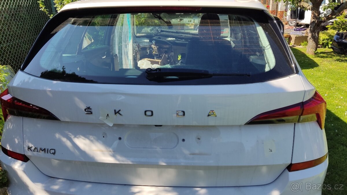 Prodám Přední sklo 658845011 C VAG ORIGINÁL a zadní 5DV - 3