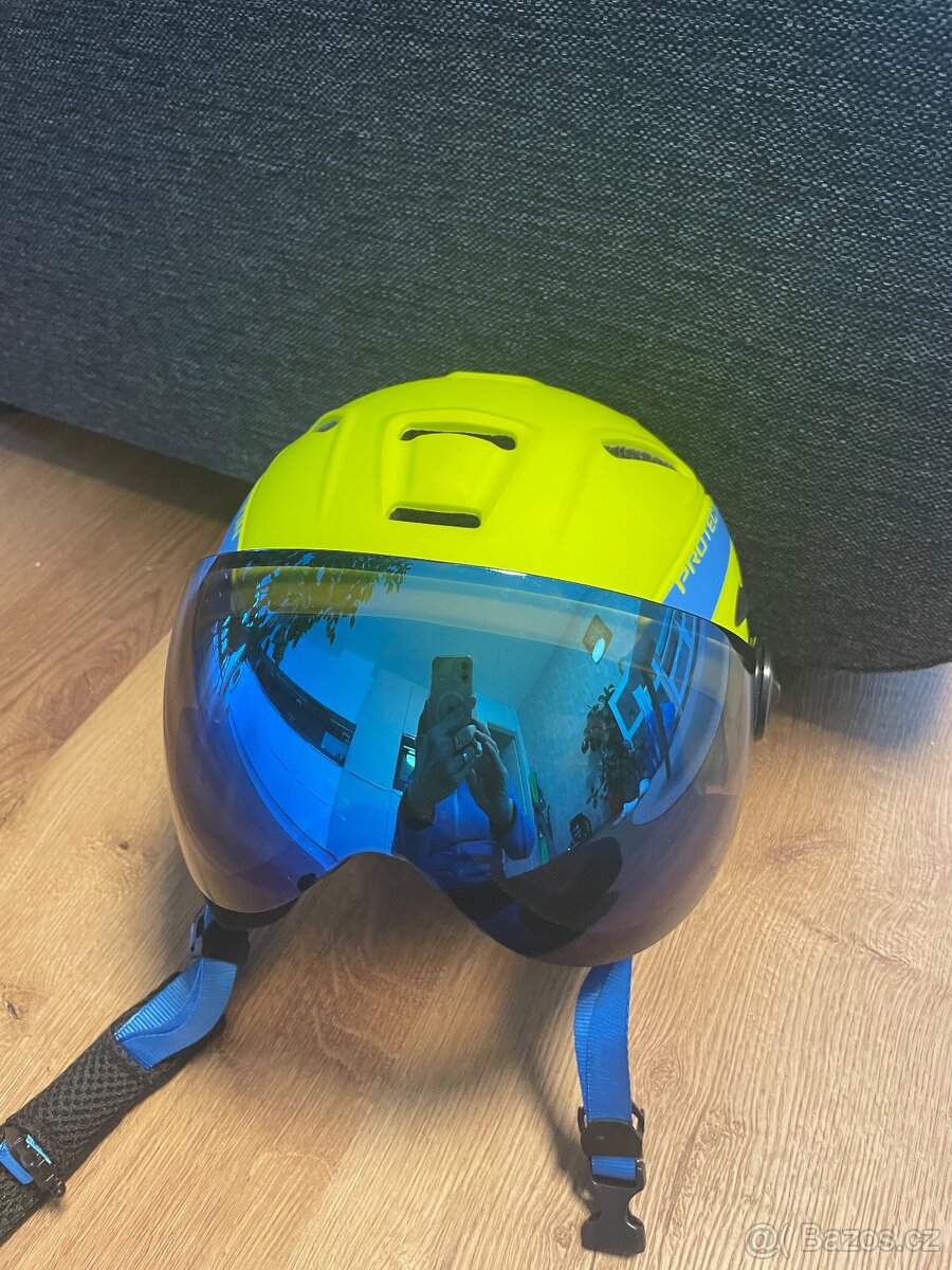 Dětská helma se zabudovaným zorníkem - 3