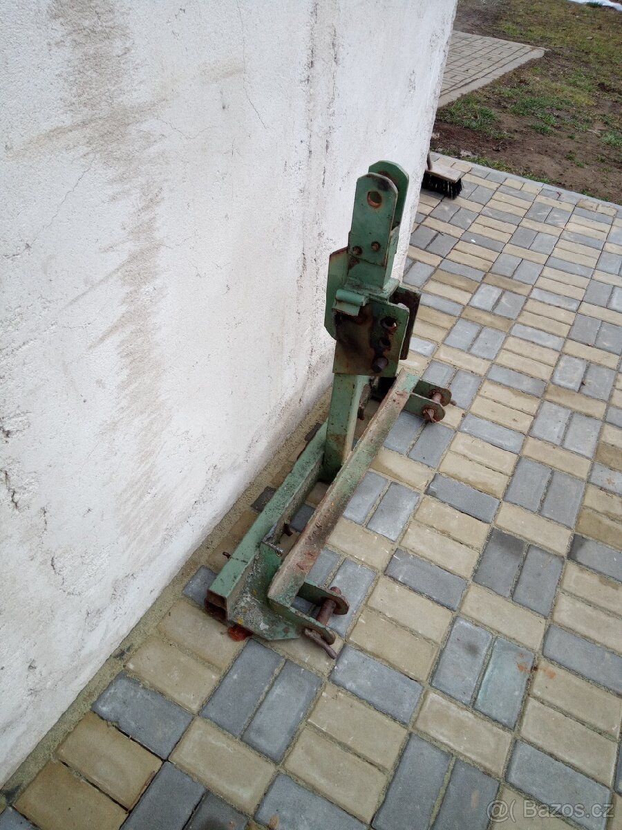 Trojbodový závěs - 3