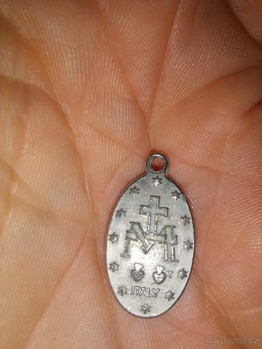 Nálezy na polích-naušnice,prsteny svátosky aj. - 3