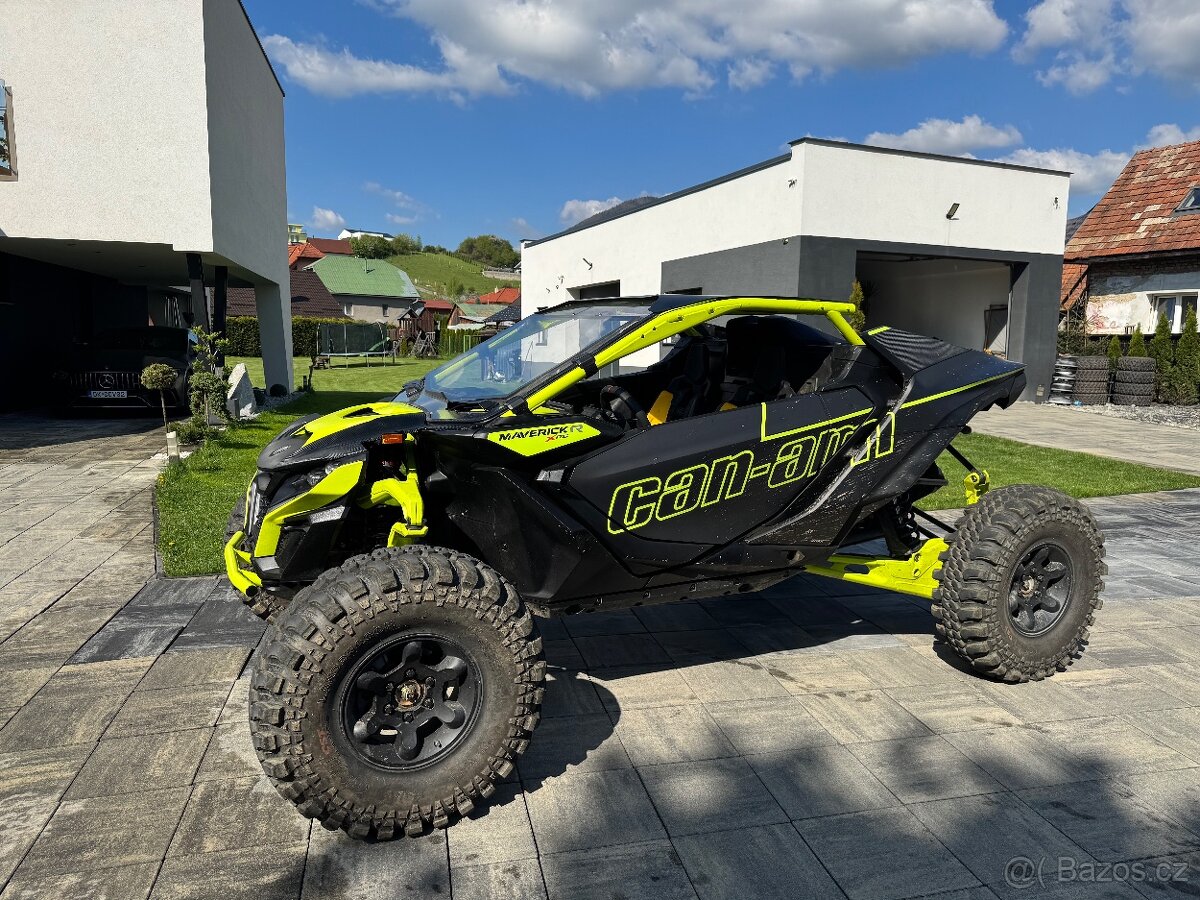 Can Am Maverick R