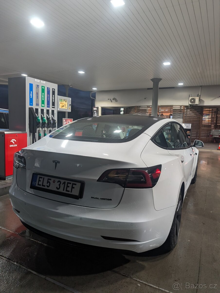 Tesla Model 3 2021 LR Bílý interiér - 3