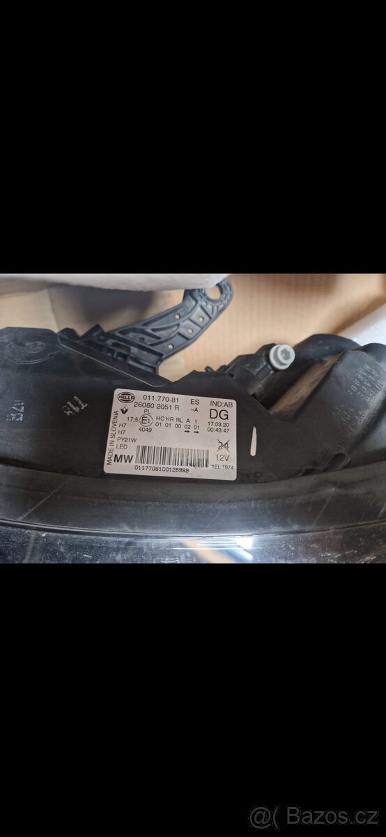 Prodám přední světlomet Renault Kadjar - 3