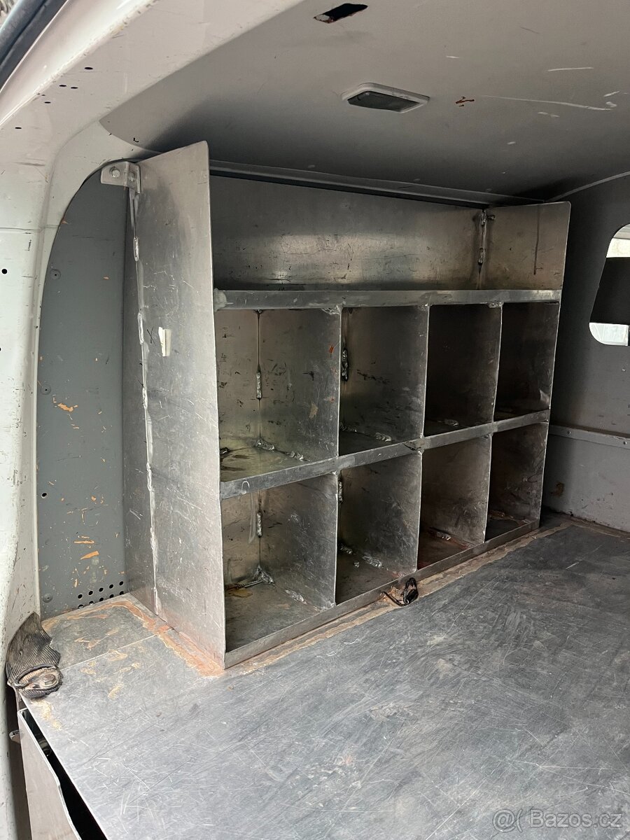 VW T5 dílenská vestavba - 3
