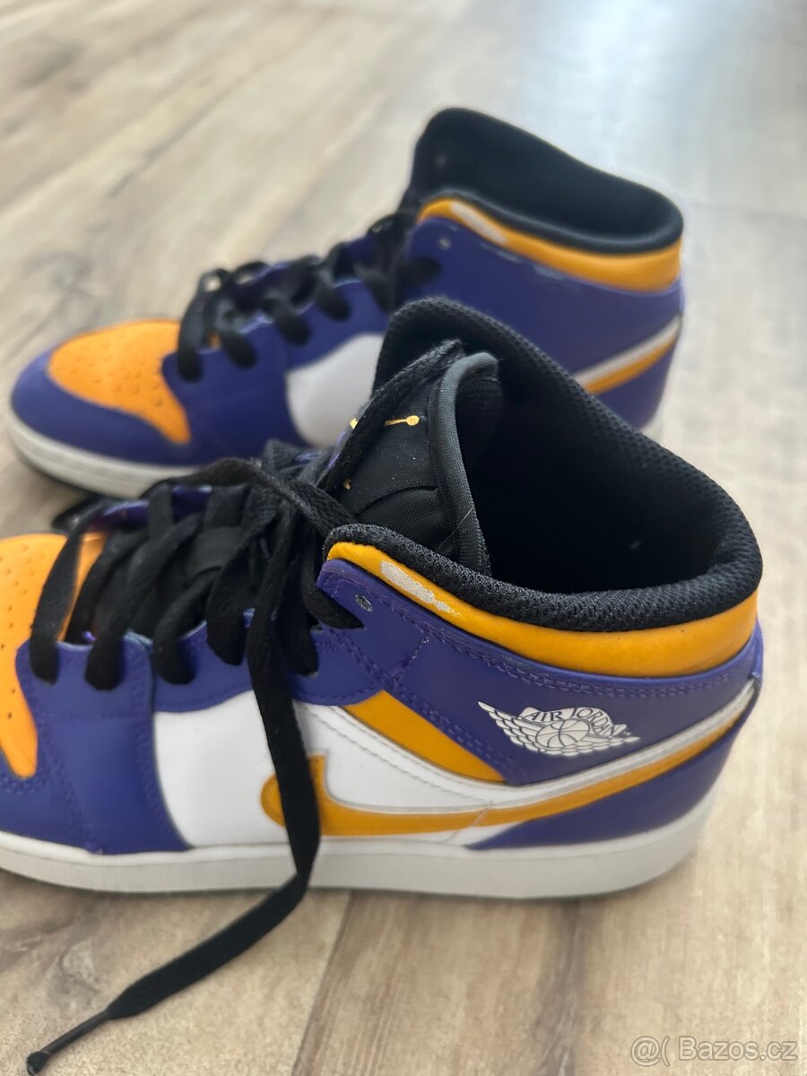 Nike Air Jordan 1 Mid Lakers - 3