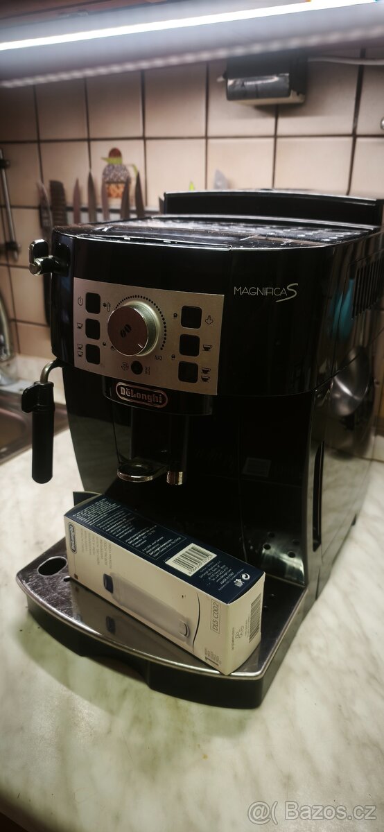 Kávovar DeLonghi Magnifica S ECAM 22.110.B, - 3