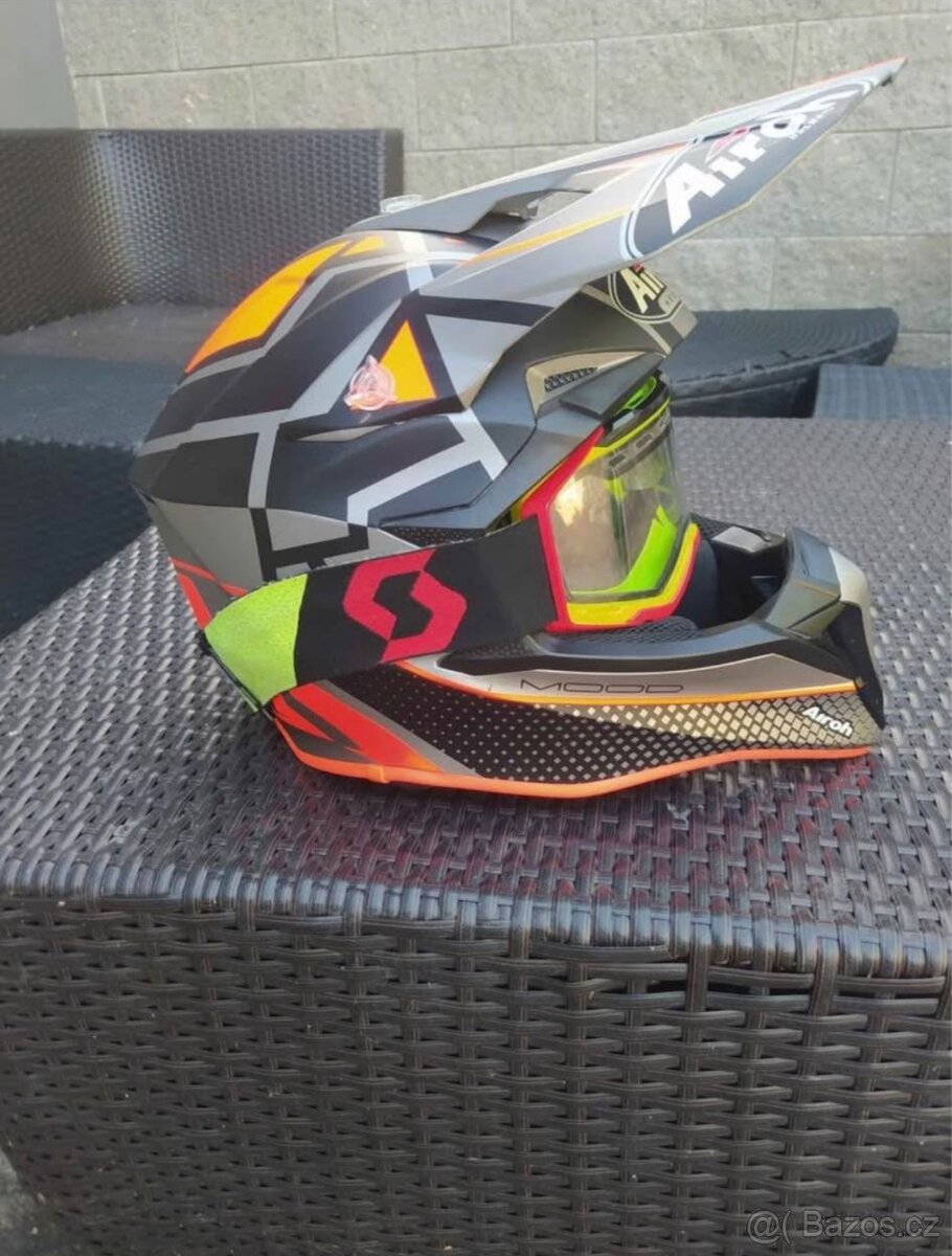 Přilba Airoh +bryle - 3