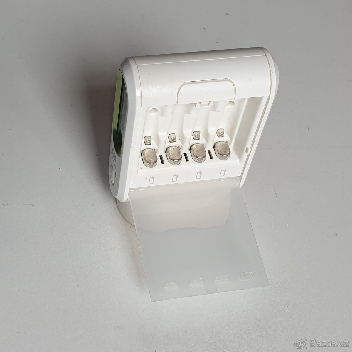 rychlá Nabíječka baterií GP- 4 x AA (AAA) - 3