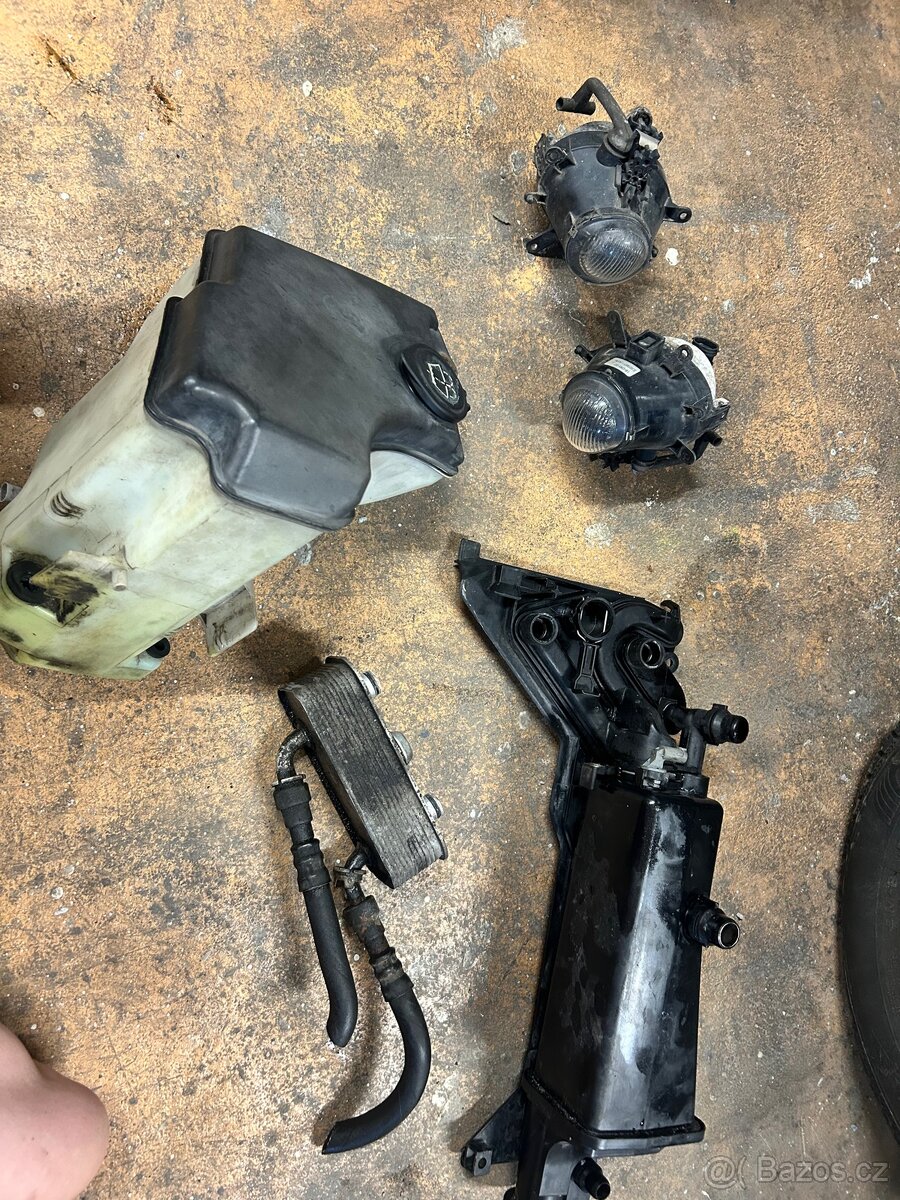 BMW e46 330i NÁHRADNÍ DÍLY - 3