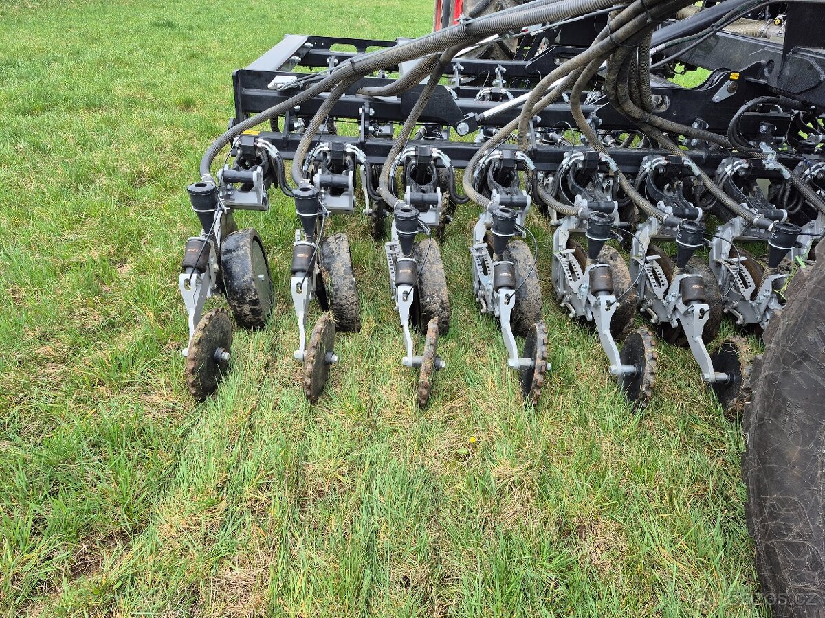 NO TILL secí stroj pro přímé setí HORIZON DSX 60-18 - 3
