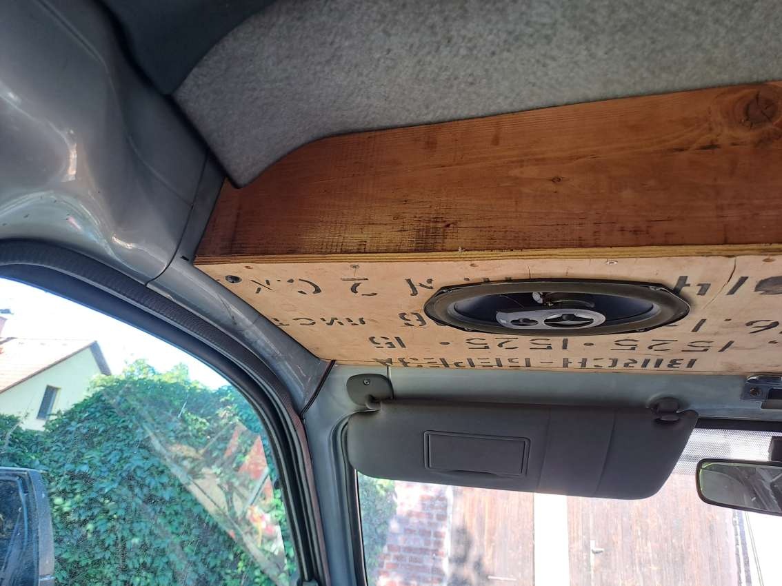 Renault Kangoo reprobox JBL - 3